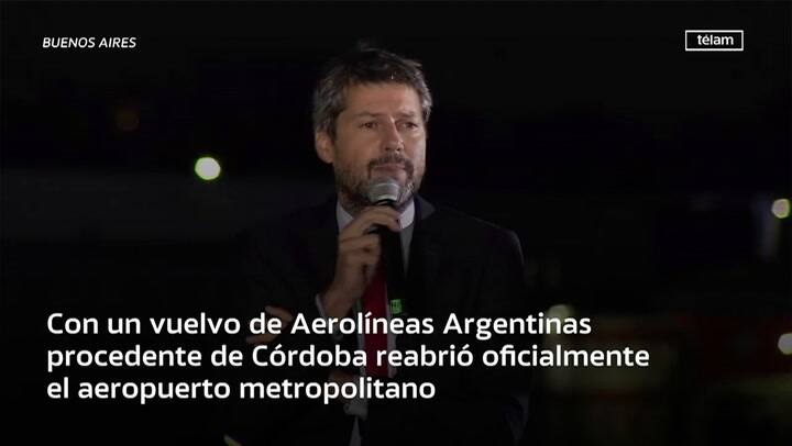El Aeroparque porteño volvió a funcionar con el arribo de un vuelo de Aerolíneas Argentinas