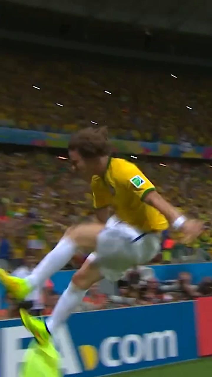 El golazo de David Luiz contra Colombia