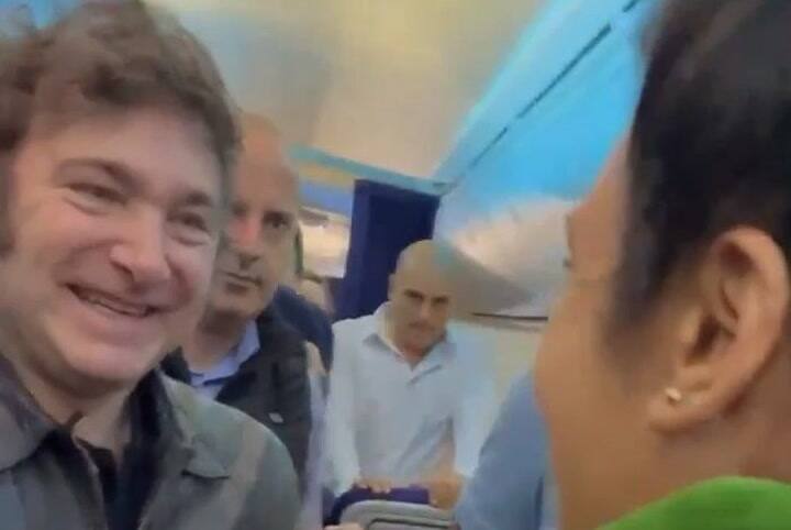 Javier Milei en vuelo a Davos