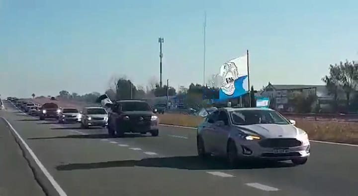 Comienza el #Banderazo en distintos puntos del país