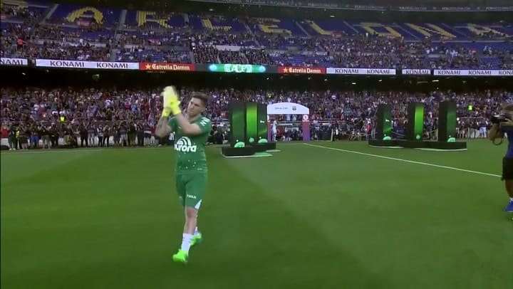 Barcelona-Chapecoense: así fue el recibimiento del equipo de Messi a los sobrevivientes de la traged