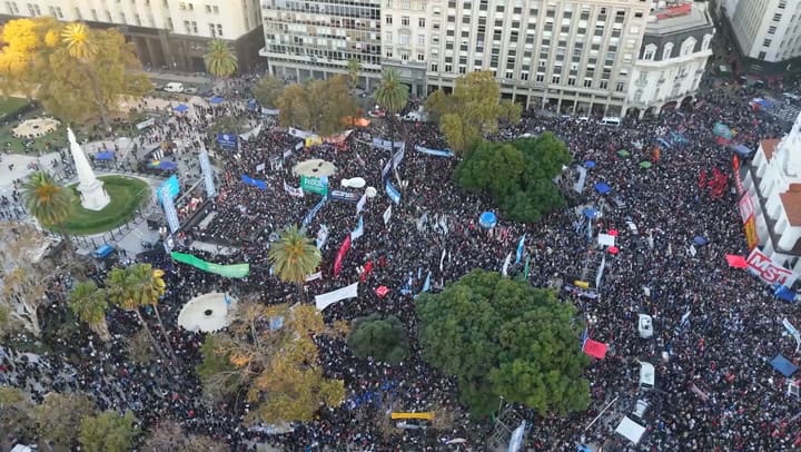 A fondo_Marcha universitaria_Dron