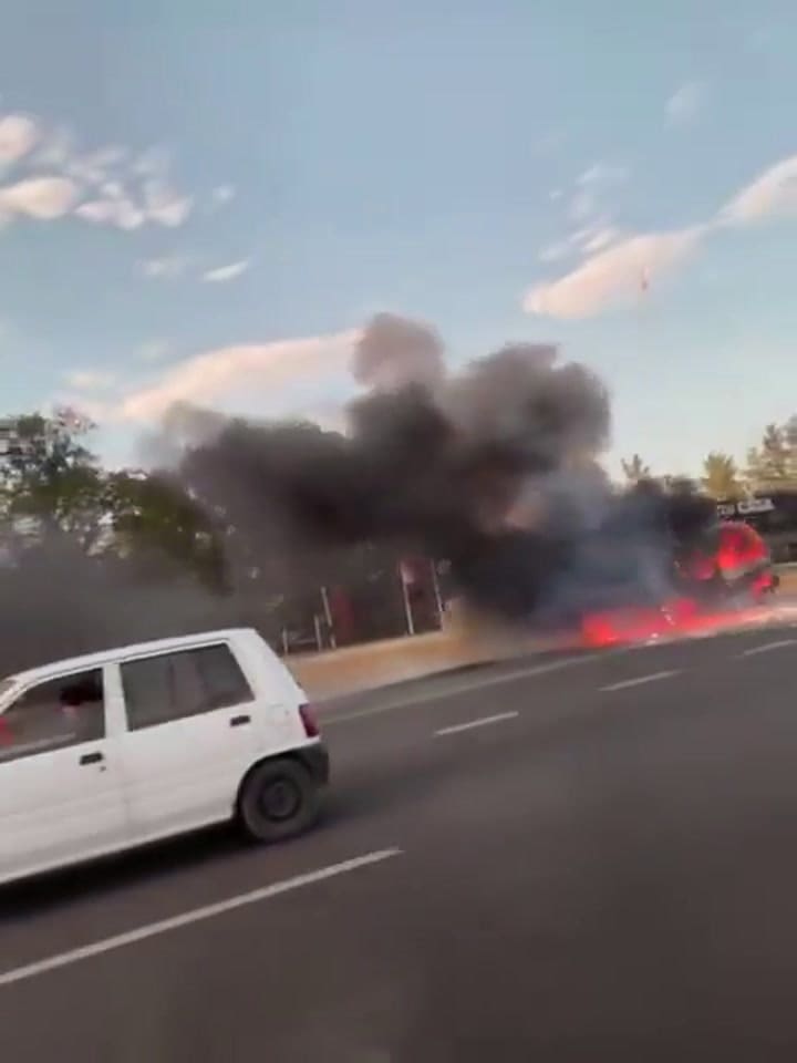 Incendio de auto en Panamericana