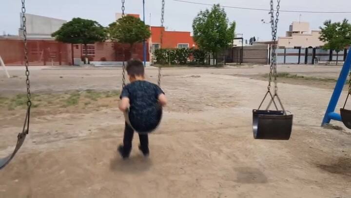 Con seis años, Nino es el niño trans más joven de la Provincia en conseguir su nuevo DNI