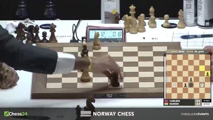 Magnus Carlsen, número 1 del ajedrez, descargó su bronca tras perder una partida