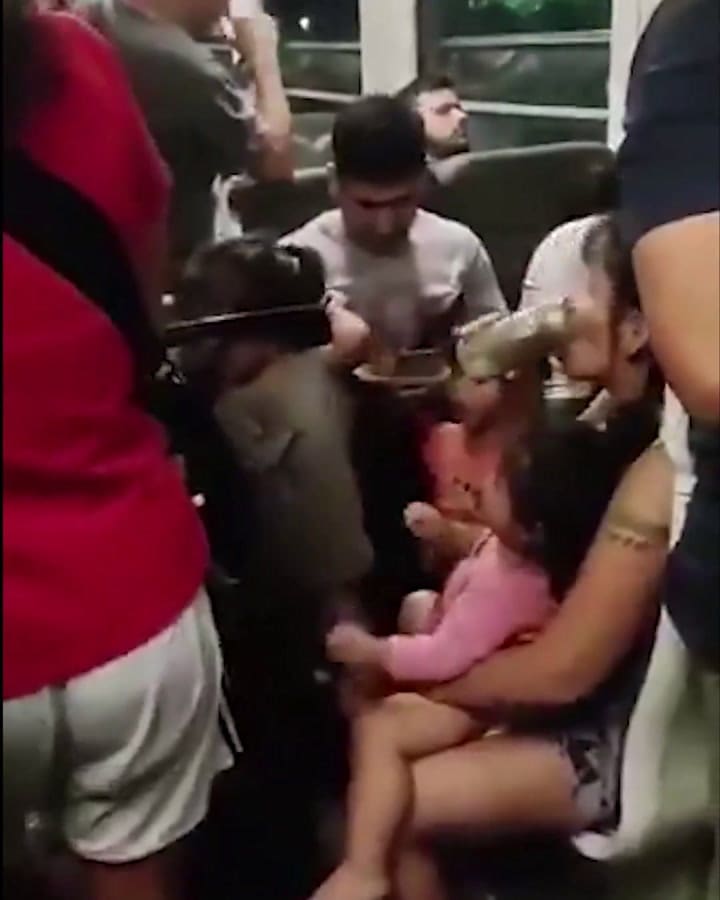 Una mujer le dio de tomar cerveza a una menor de edad en el tren San Martín