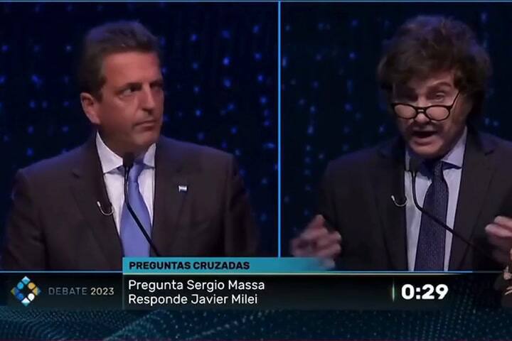 El gesto de Sergio Massa a Javier Milei cuando tenía el micrófono cerrado