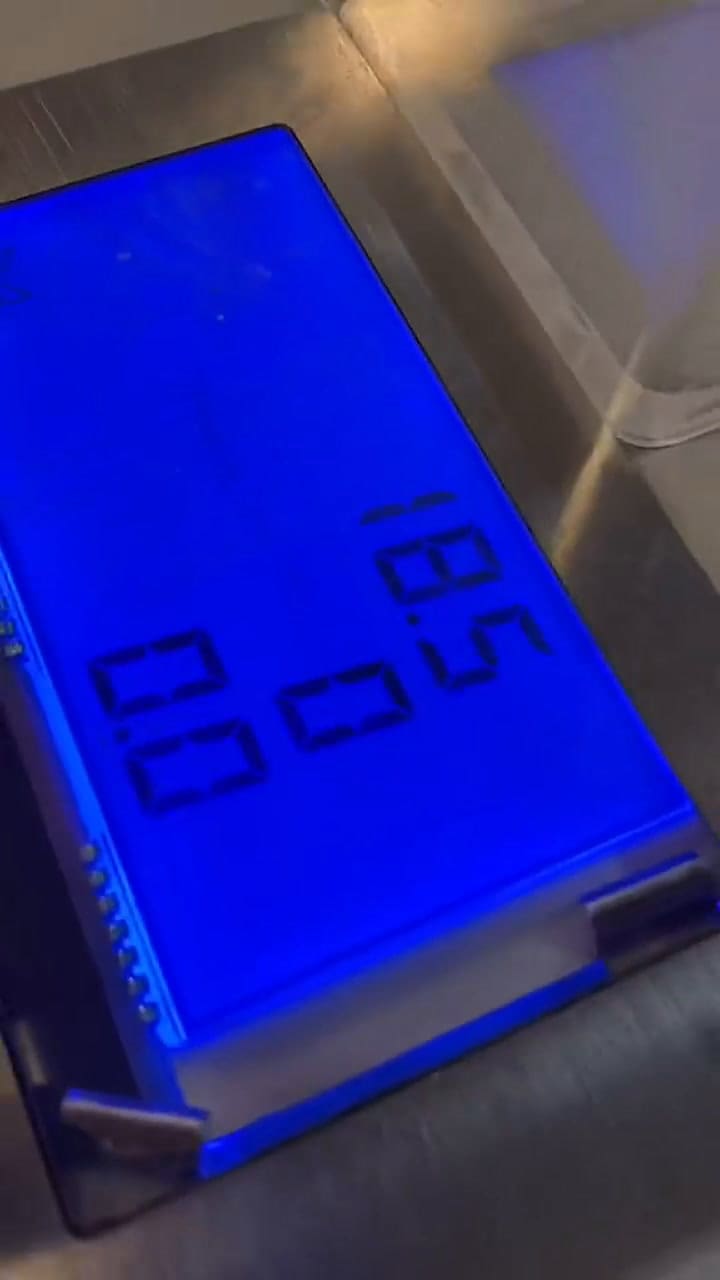 Interpretó todo el temor que sienten los pasajeros antes de viajar e hizo reír a muchos