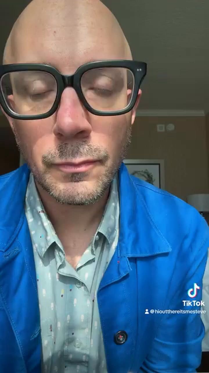 Qué fue de la vida de Steve Burns, el conductor de Las Pistas de Blue que fue dado por muerto en las redes