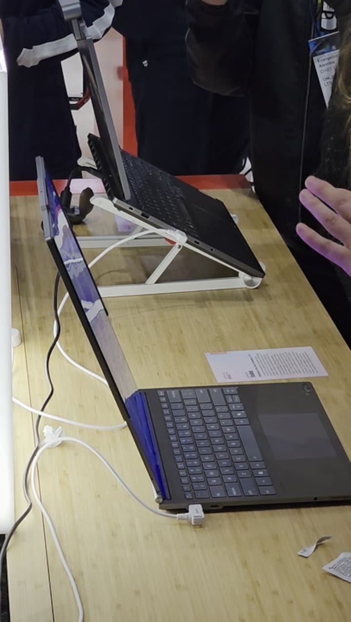 La pantalla de esta notebook de Lenovo se "estira"