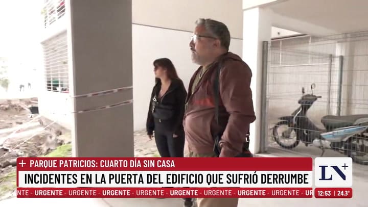 Incidentes en la puerta del complejo de Parque Patricios