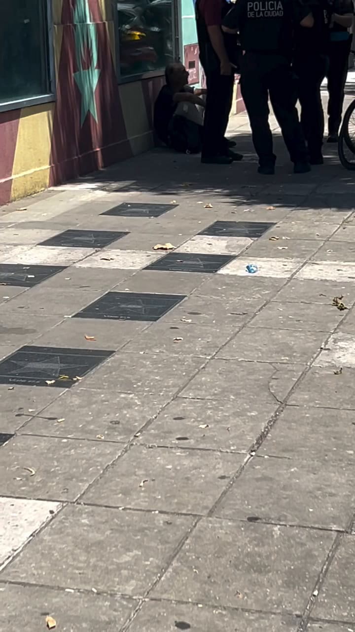 Un hombre atacó a La Barby en la vía pública