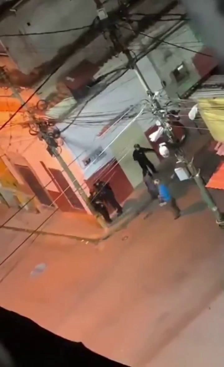 Fuerte presencia policial en Miraflores, Caracas, tras escucharse disparos