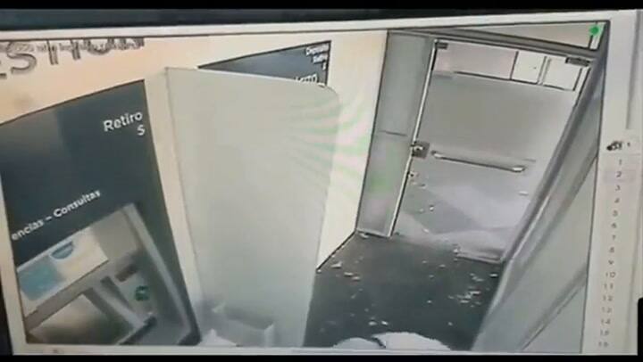 Coronel Suárez: le pegó a una mujer dentro de un cajero automático para robarle el dinero