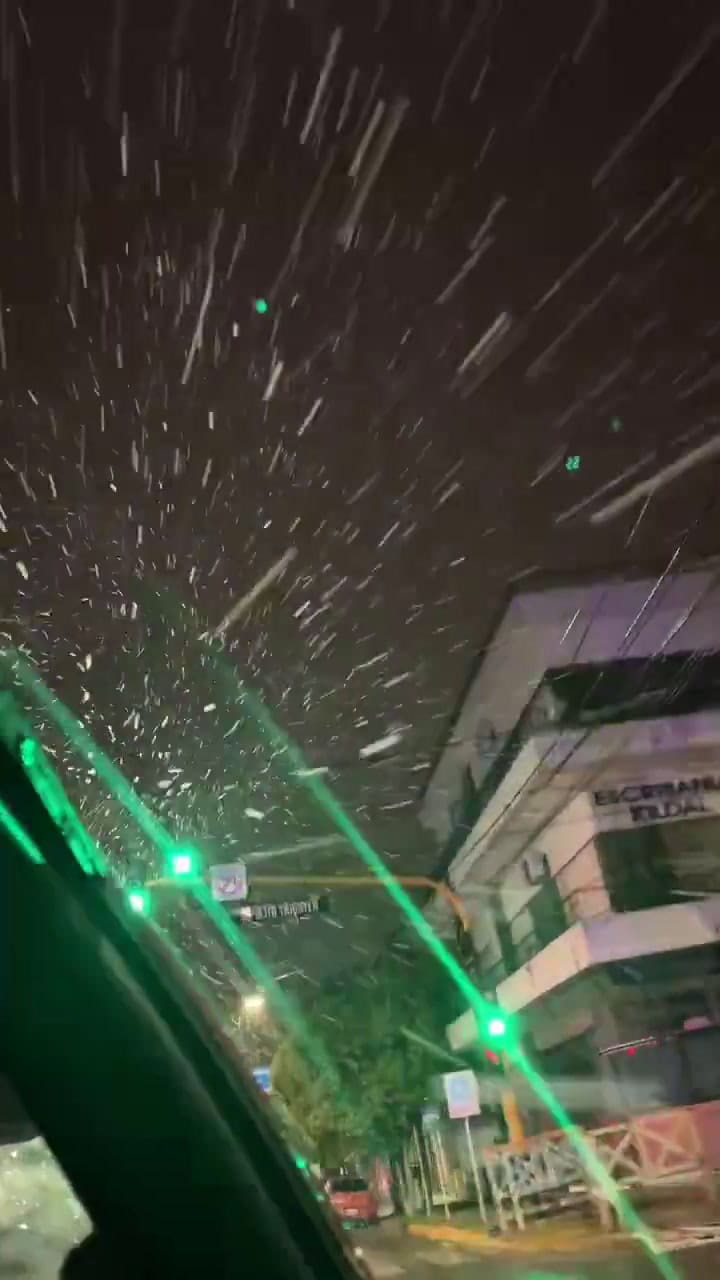 Así nevaba esta madrugada en Escobar
