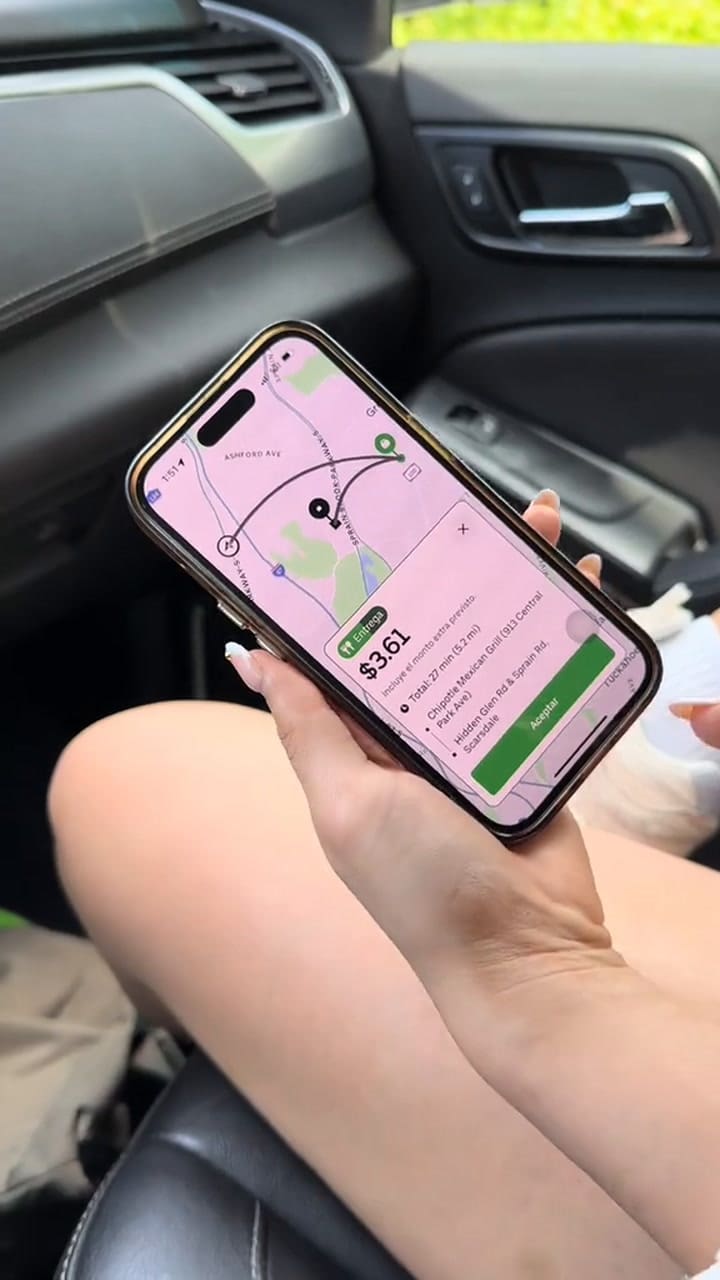 Son latinos y mostraron cómo es trabajar en Uber Eats en EE.UU.