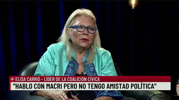 Carrió dijo que no apoya a Macri