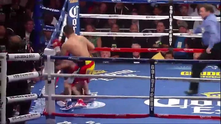 El combate con Broner - Fuente: YouTube