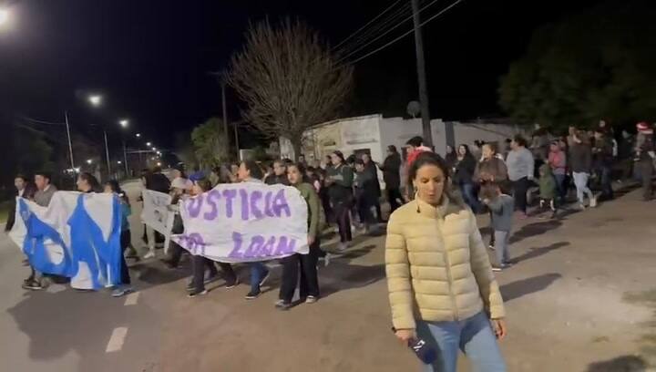 Manifestación a diez días de la desaparición de Loan