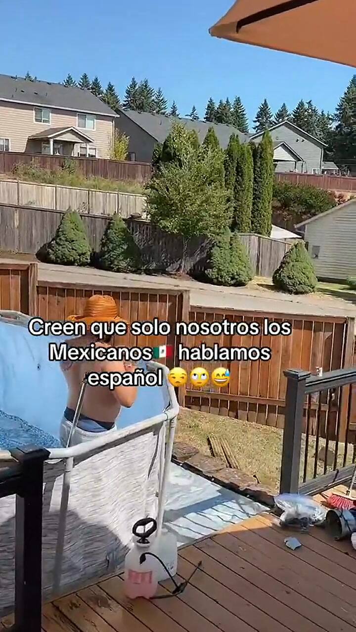 Una tiktoker contó cómo su vecina se quejó de ella por escuchar 'música mexicana'