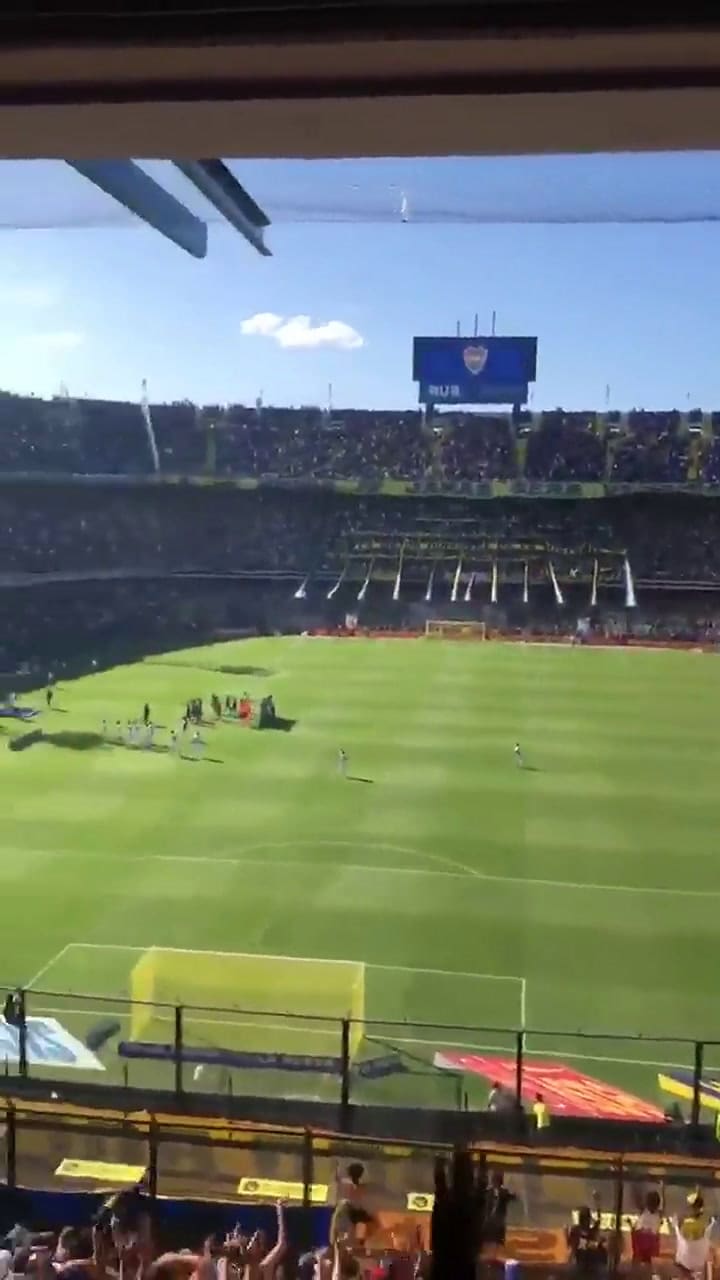 Insultos contra Angelici en la previa del partido contra Godoy Cruz - Fuente: Twitter