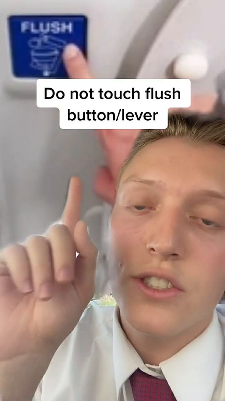 Un auxiliar de vuelo explicar por qué no hay que usar pantalones cortos en el avión