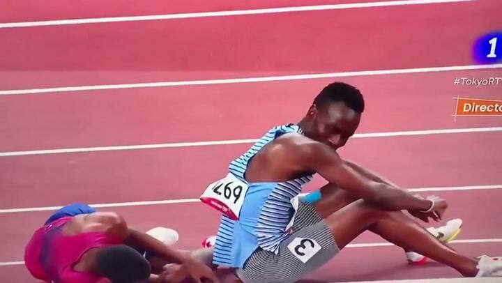 Isaiah Jewett y Nijel Amos: tropiezo y abrazo