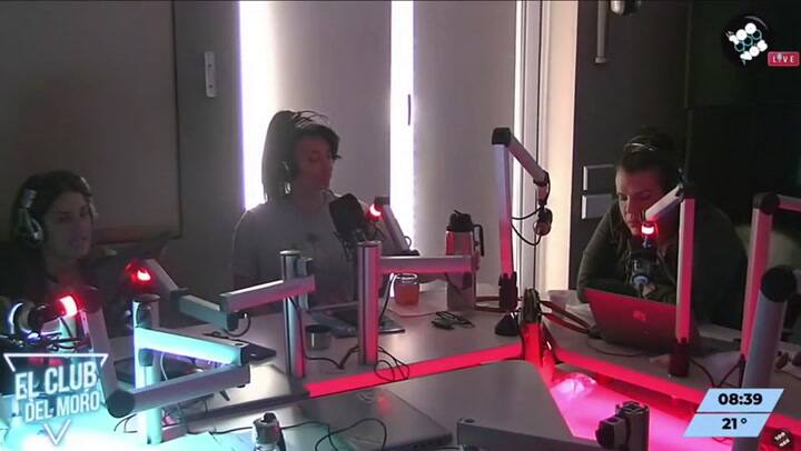 Costa se quedó dormida en vivo durante su programa de radio y se hizo viral