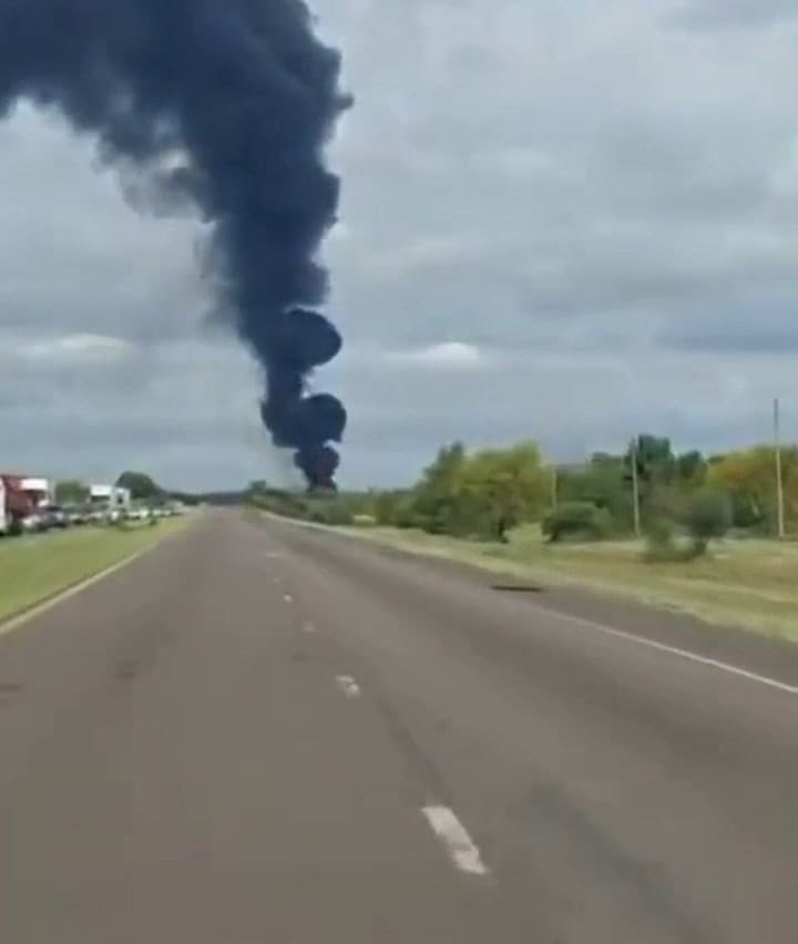 Choque de dos camiones cisterna en la Ruta 14