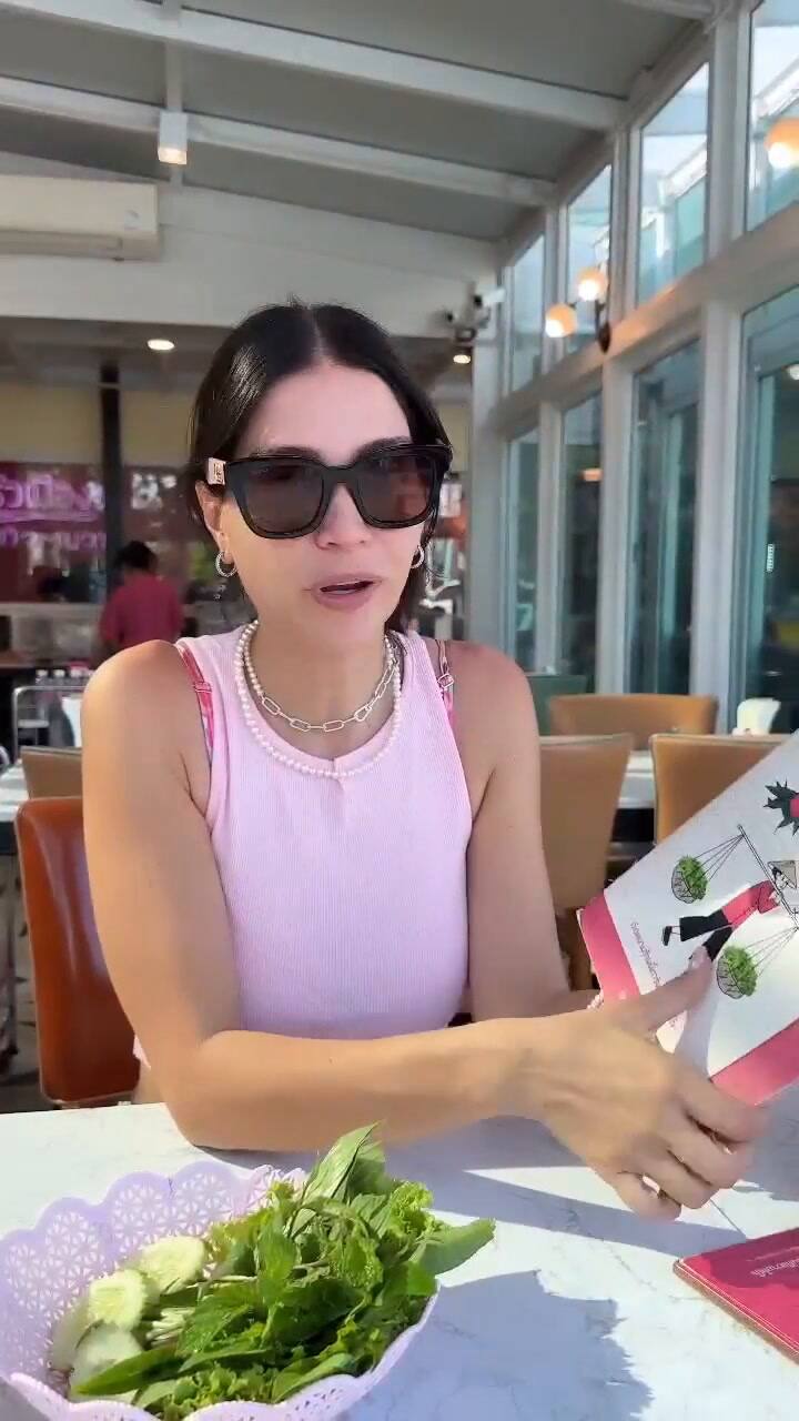El divertido momento que protagonizó Zaira Nara en Bangkok