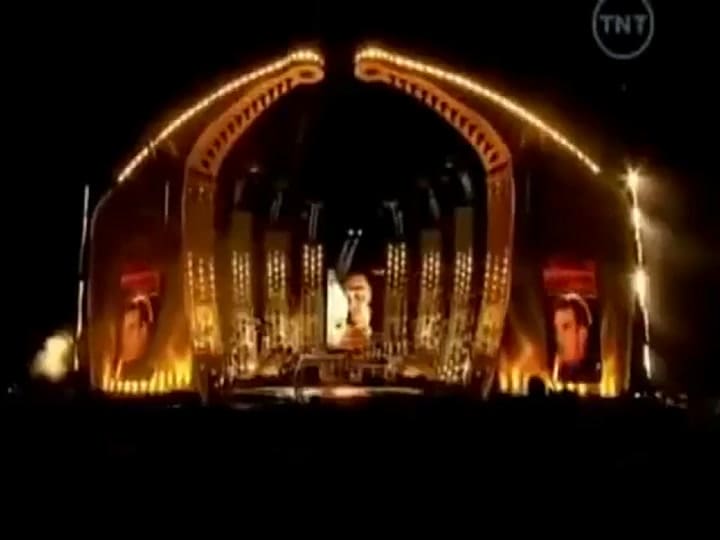 La caída de Robbie Williams - Fuente: YouTube