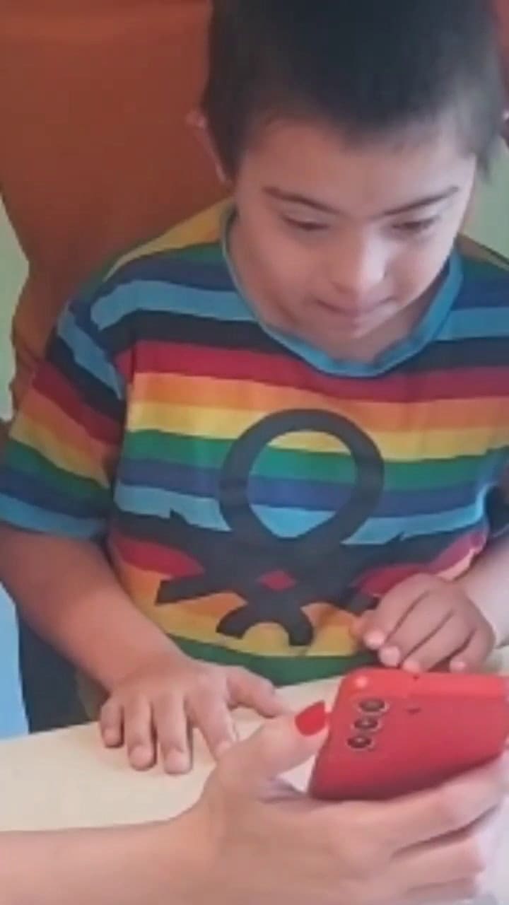 Pedro, al ver el video que le mandó Di María