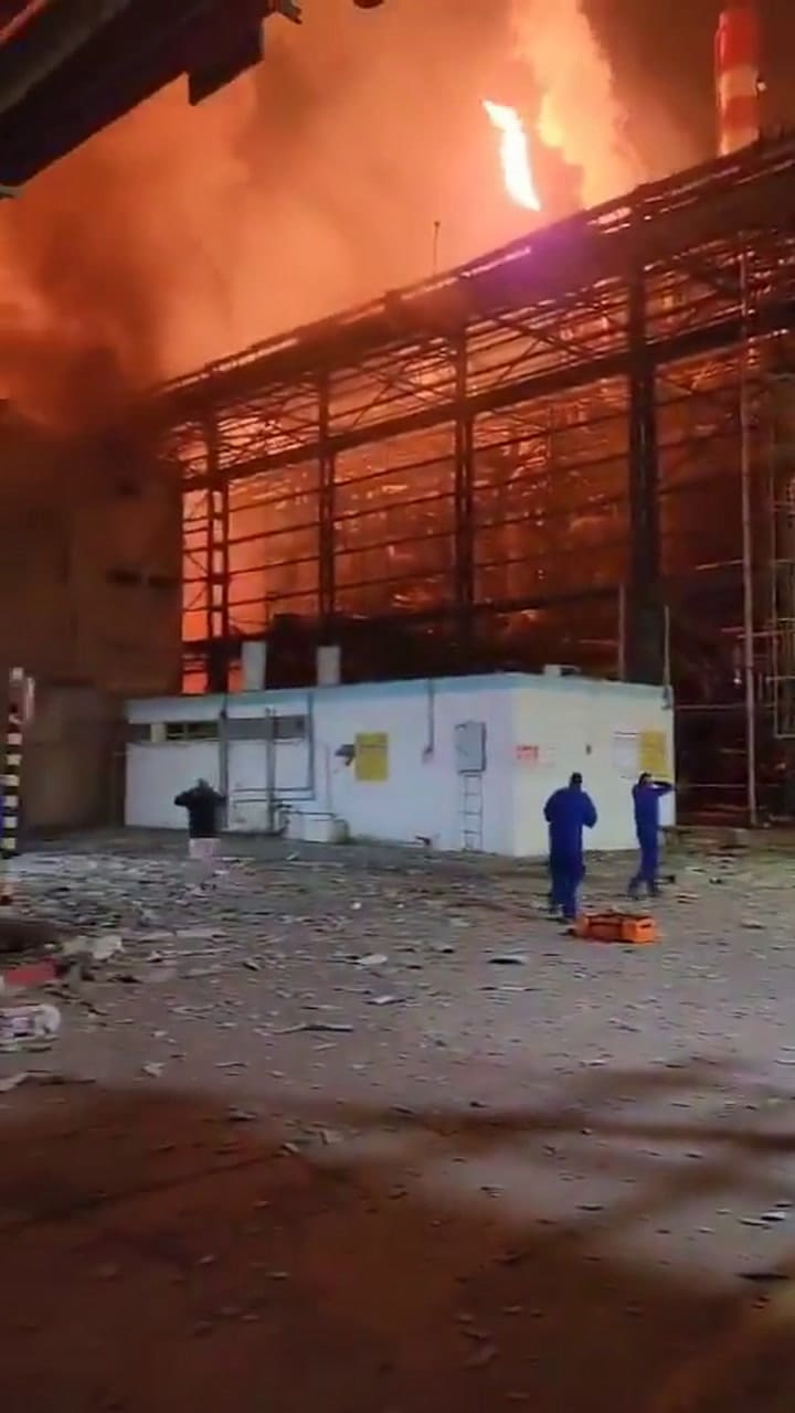 Incendio alla centrale elettrica.mp4