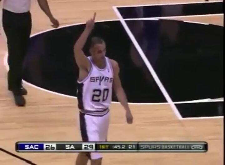 Manu Ginóbili contra el murciélago Batman - Fuente: YouTube