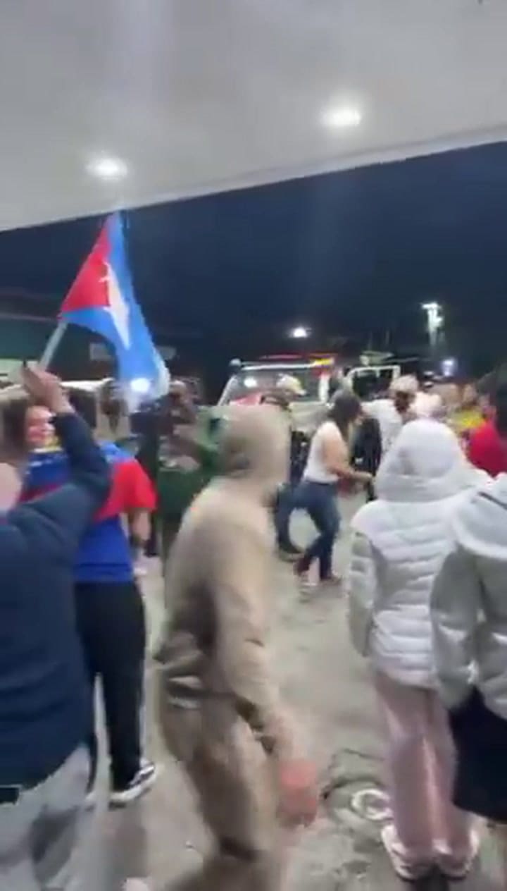 Celebraciones en El Arepazo en el Doral, en Florida, por la captura de Maduro