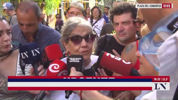 Habló la jubilada golpeada por un policía