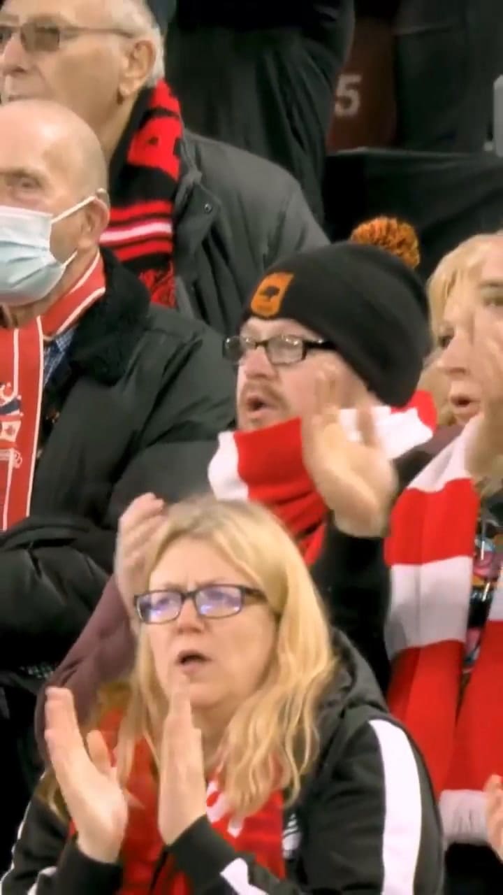 El agradecimiento de Cristiano Ronaldo con el público en Anfield