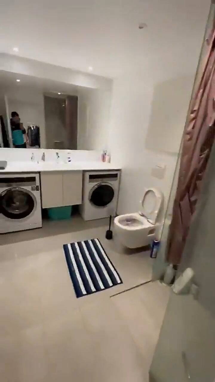 El joven mostró el lugar en el que vive en Dinamarca (Twitter @maxiabz)