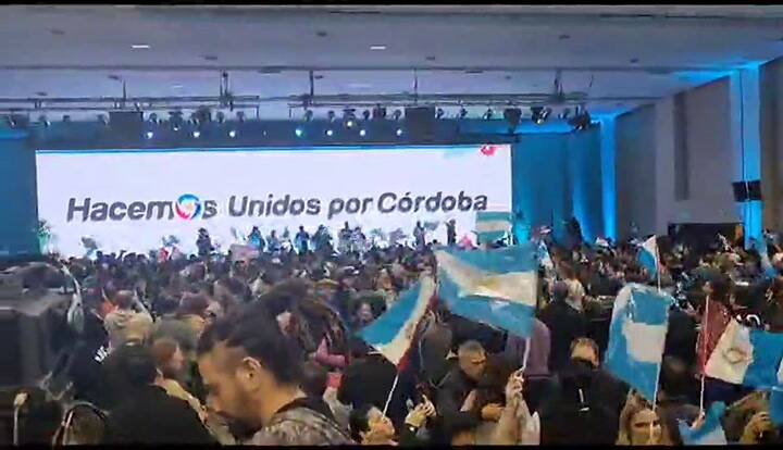 Festejos en el Búnker de Hacemos Unidos por Córdoba
