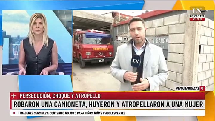 Robaron una camioneta, atropellaron a una mujer y huyeron; en una huida chocaron otros tres autos
