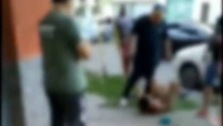 Acusado de un robo, vecinos linchan y desnudan a un chico de 15 años en San Francisco Solano