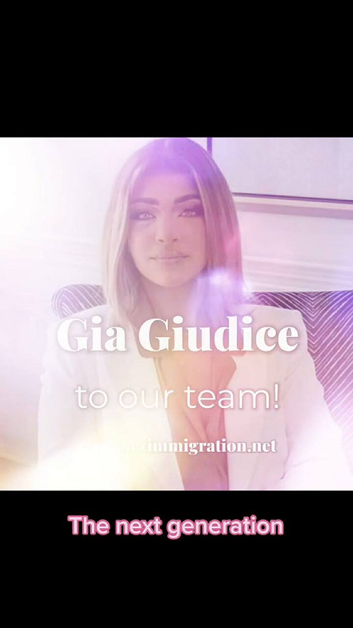 La abogada Kathleen Martínez anunció a Gia como su nueva pasante