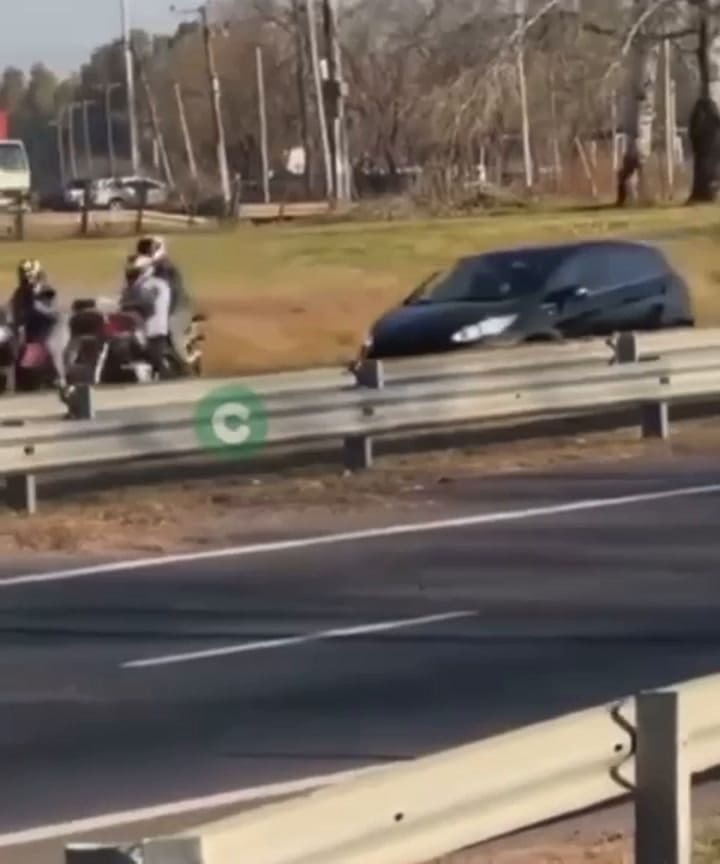 Robo de una moto en la autopista Ezeiza-Cañuelas