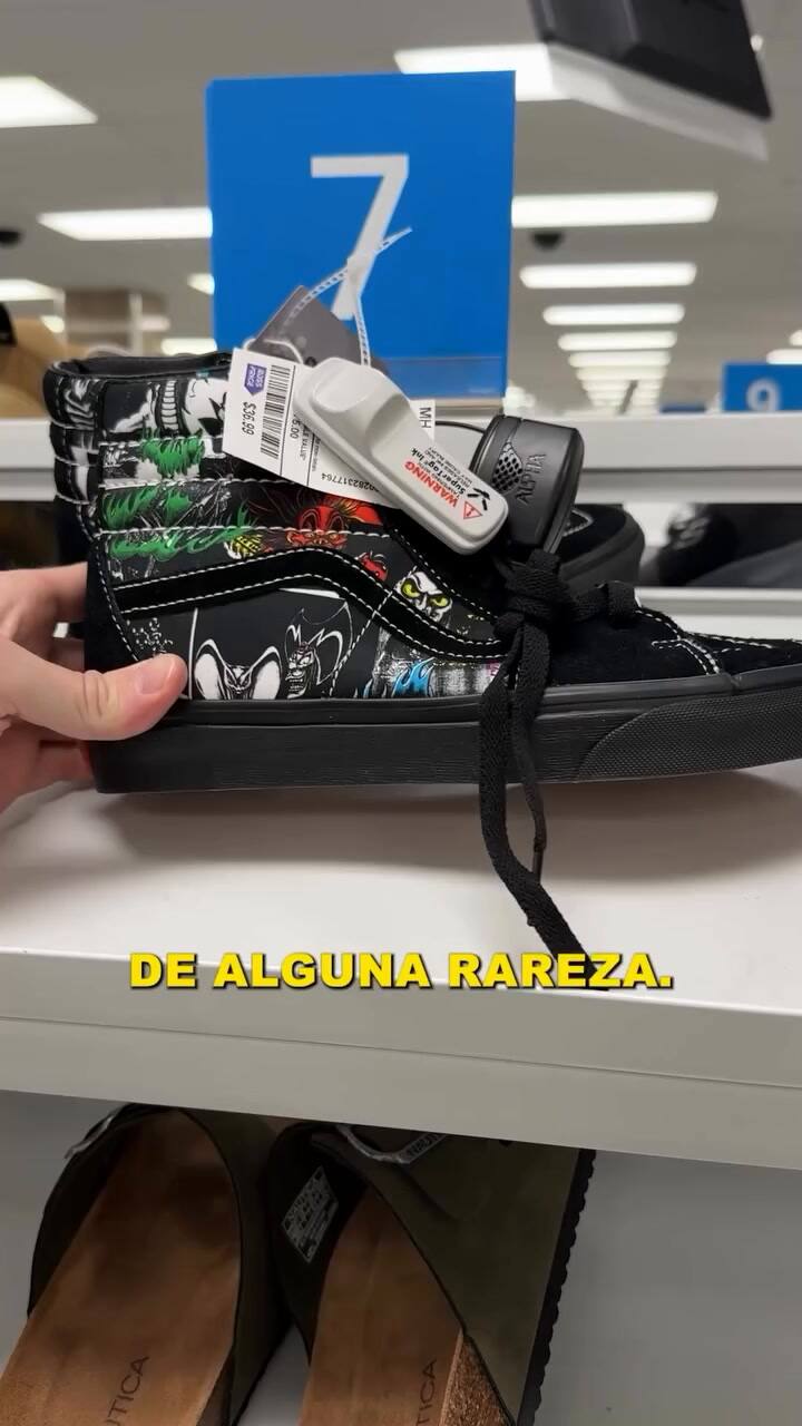 Fue a un Ross de California y encontró zapatillas de colección muy baratas