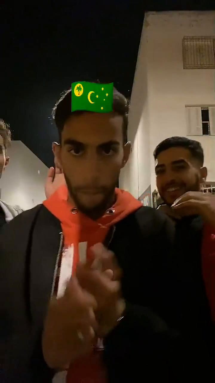 Así es el juego de la bandera, el desafío de TikTok que preocupa a padres de alumnos