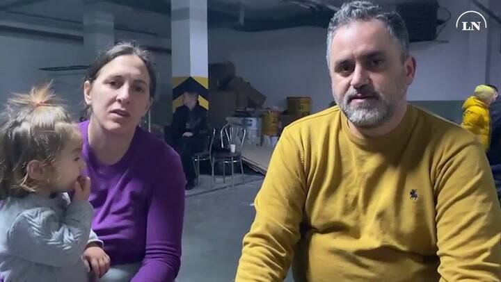 Sara Aguilo y Joaquín Carbonell, junto a Loreto, su hija más chica