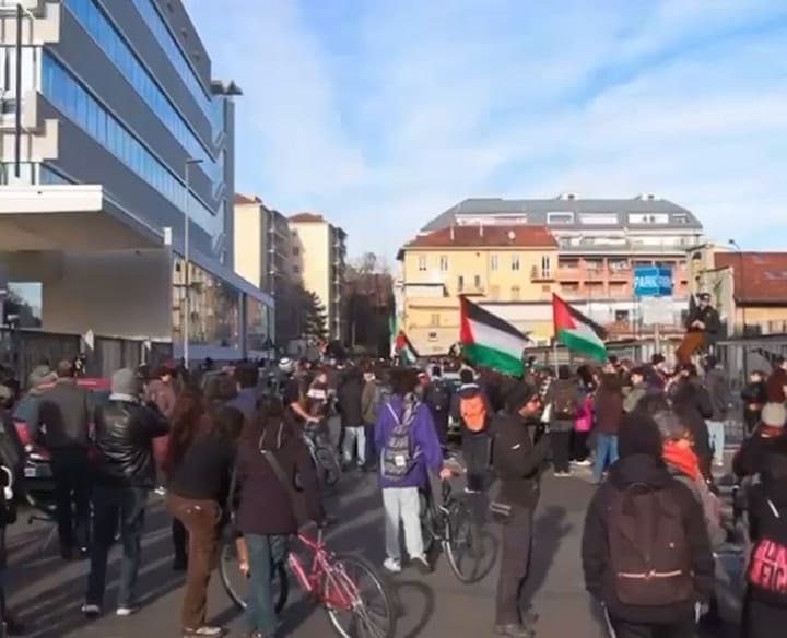 Attack on La Stampa newspaper