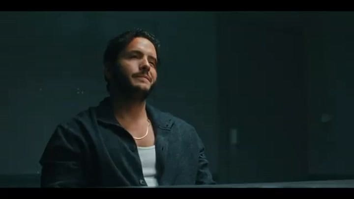 Professor, trailer