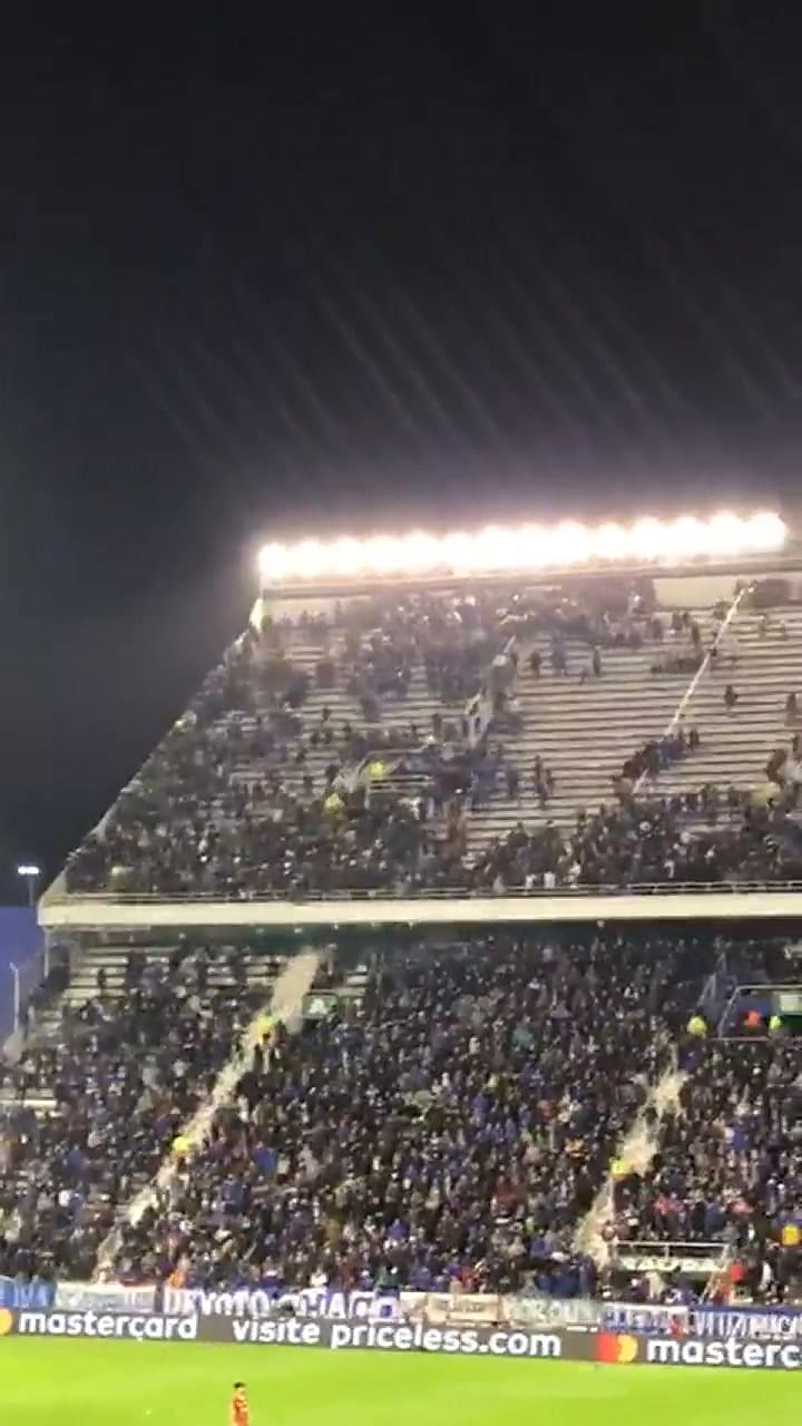 Incidentes entre hinchas de Vélez e “infiltrados” de Talleres durante un infartante duelo