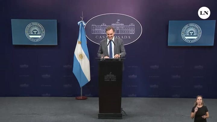 La conferencia completa del vocero presidencial Manuel Adorni